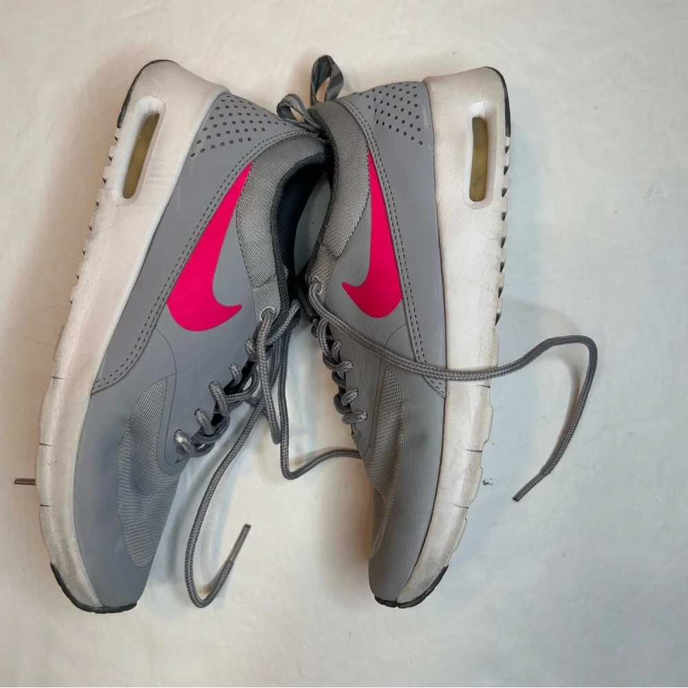 Nike Sneakers Air Max Thea Girls Youth Gray with Vibrant Pink Accents Size 5Y